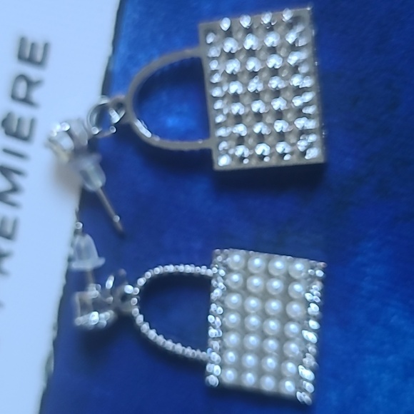 Brand New Rhinestone & Pearl Dangle Earrings - Picture 3 of 7